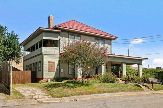 2810 Crockett Street, Greenville, TX 75401