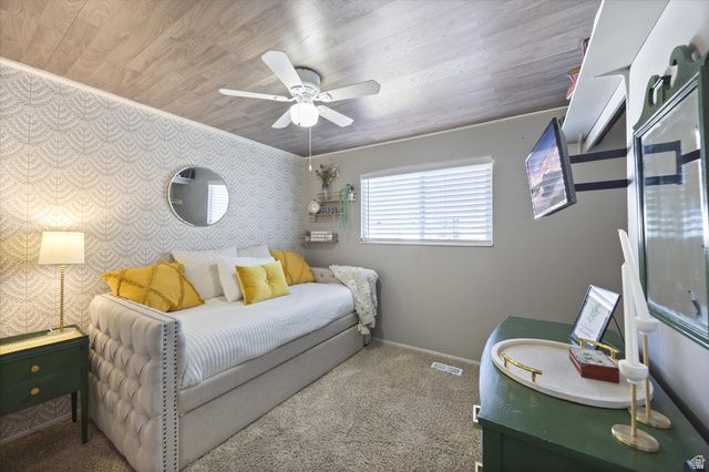 9472 S FOX HUNT DR, Sandy, UT 84092