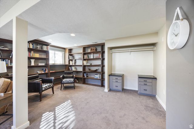 9472 S FOX HUNT DR, Sandy, UT 84092