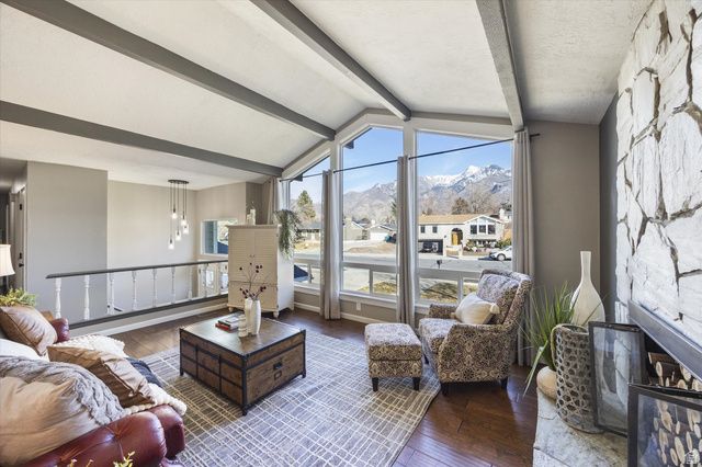 9472 S FOX HUNT DR, Sandy, UT 84092