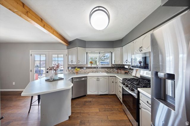 9472 S FOX HUNT DR, Sandy, UT 84092