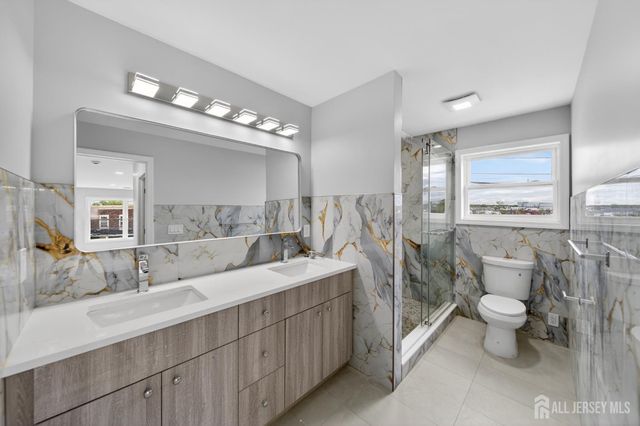 14 Hudson Street, Carteret, NJ 07008