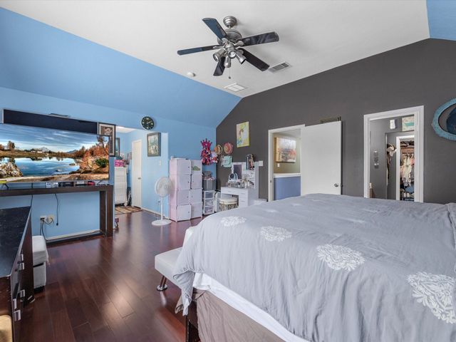 5002 Grasilla Drive, Houston, TX 77045