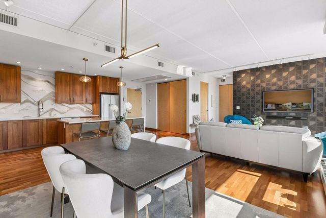 45 University Avenue SE 410, Minneapolis, MN 55414