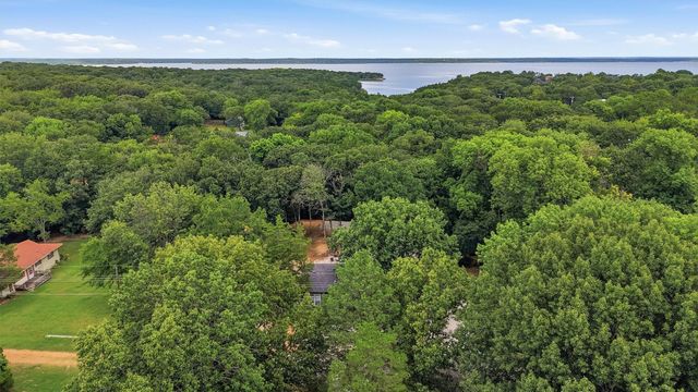 41 Missouri Avenue, Pottsboro, TX 75076