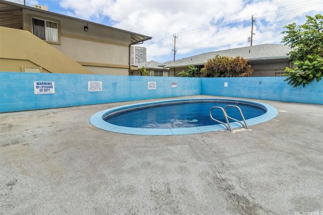 2440 Date Street 303, Honolulu, HI 96826