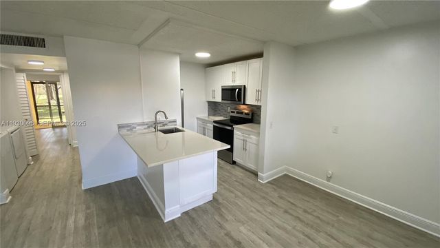 507 Meadows Cir 507, Boynton Beach, FL 33436