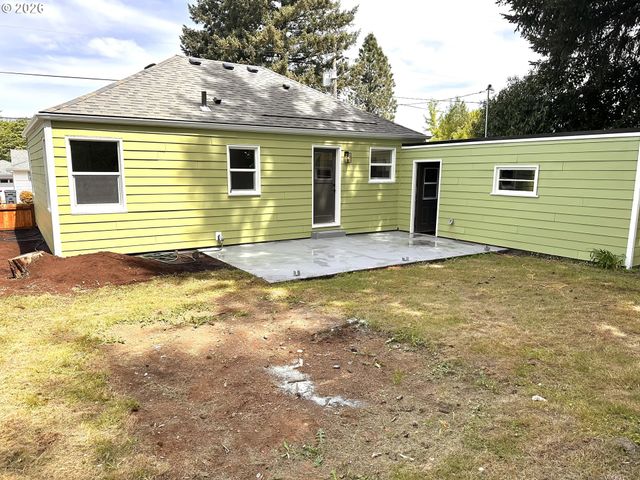 8734 Ne ALBERTA St, Portland, OR 97220