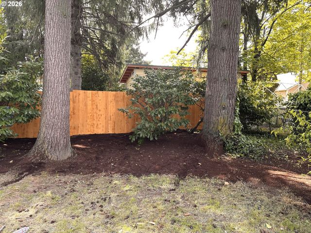 8734 Ne ALBERTA St, Portland, OR 97220