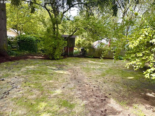 8734 Ne ALBERTA St, Portland, OR 97220
