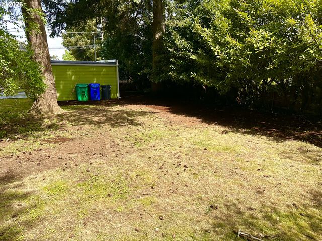 8734 Ne ALBERTA St, Portland, OR 97220
