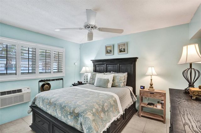 3212 NE 8th Ct 16, Pompano Beach, FL 33062