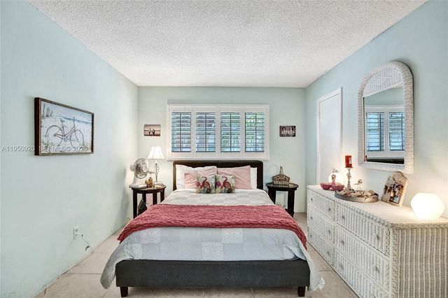 3212 NE 8th Ct 16, Pompano Beach, FL 33062