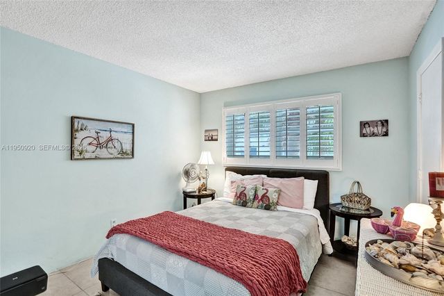 3212 NE 8th Ct 16, Pompano Beach, FL 33062