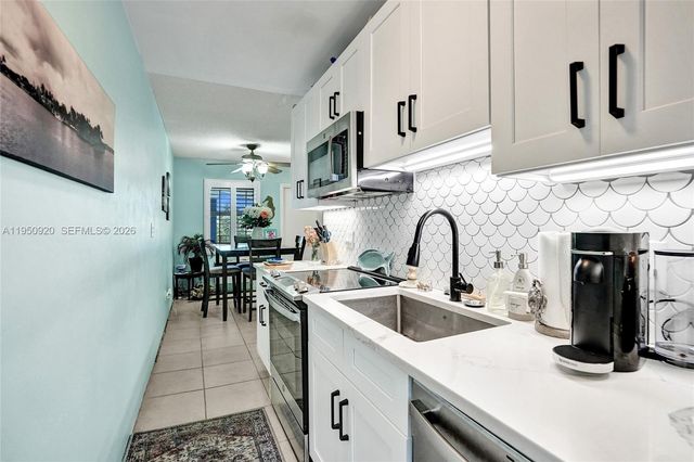 3212 NE 8th Ct 16, Pompano Beach, FL 33062