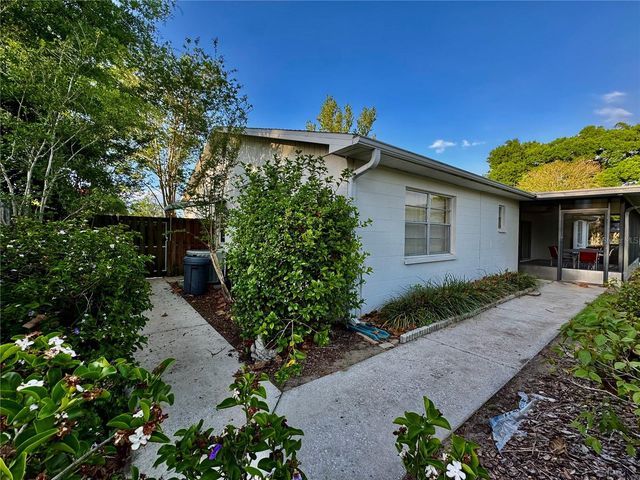 1709 SAKURA DRIVE, Valrico, FL 33596