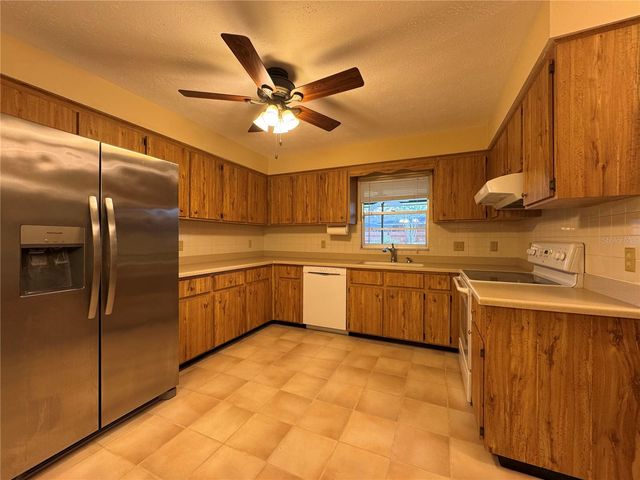 1709 SAKURA DRIVE, Valrico, FL 33596