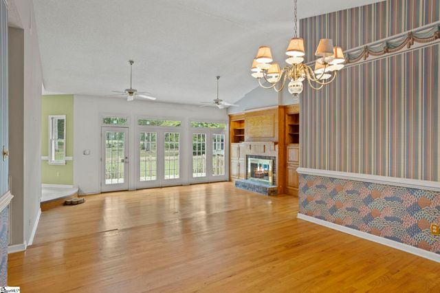 225 Plantation Lane, Inman, SC 29349