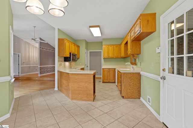 225 Plantation Lane, Inman, SC 29349