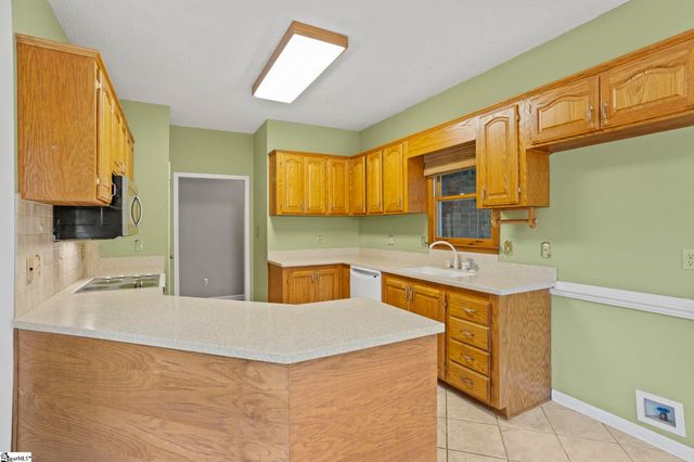 225 Plantation Lane, Inman, SC 29349