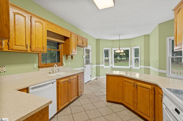 225 Plantation Lane, Inman, SC 29349