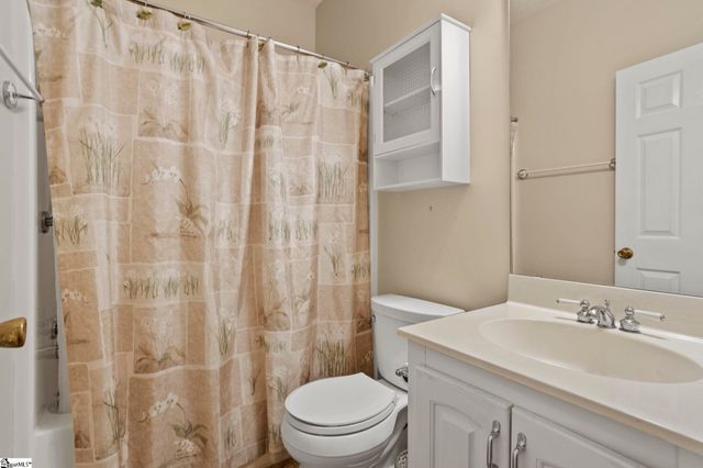 225 Plantation Lane, Inman, SC 29349