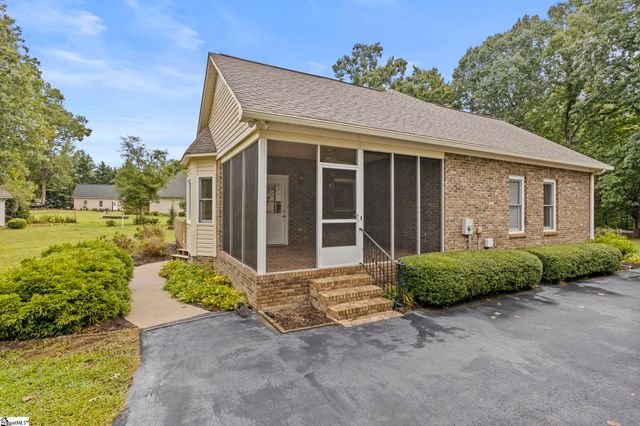 225 Plantation Lane, Inman, SC 29349
