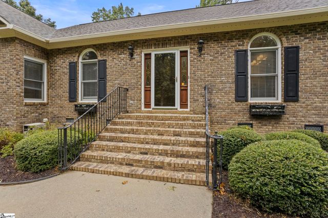 225 Plantation Lane, Inman, SC 29349
