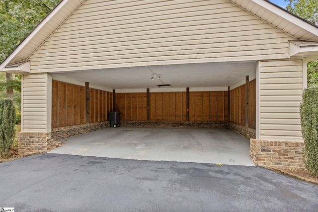 225 Plantation Lane, Inman, SC 29349