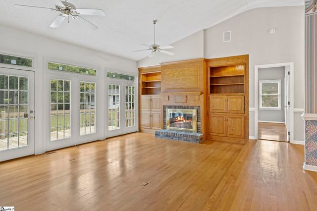 225 Plantation Lane, Inman, SC 29349