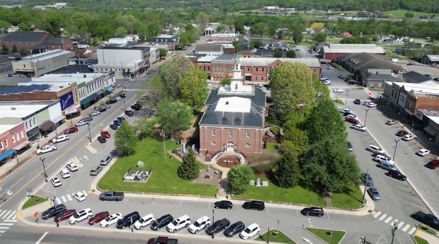 301 Bellview Ave, N, Fayetteville, TN 37334