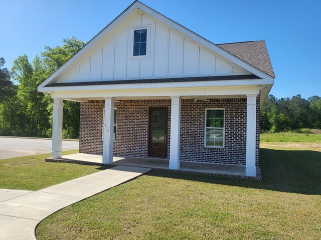 402 Grand Harbor Circle, Dothan, AL 36303