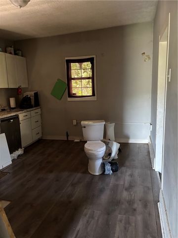 22 Sprague Street, Wilmerding, PA 15148