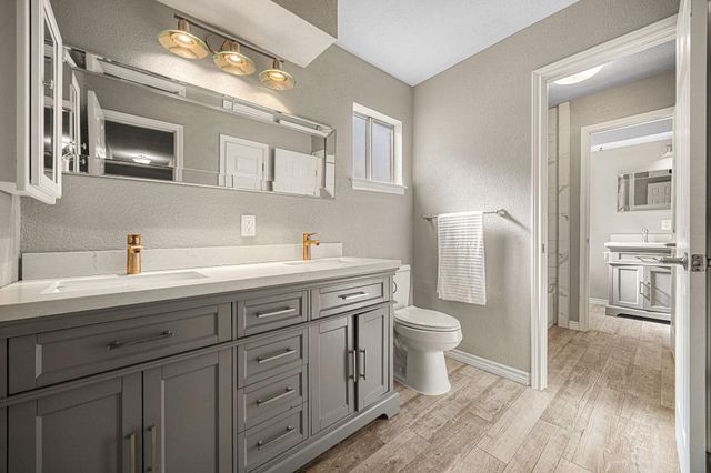 902 Ivy Avenue, Deer Park, TX 77536