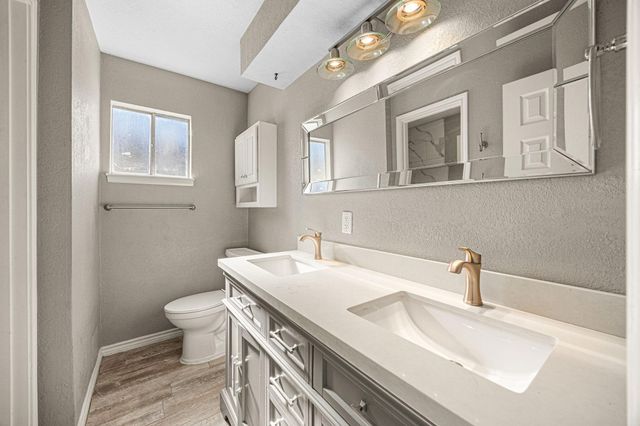 902 Ivy Avenue, Deer Park, TX 77536