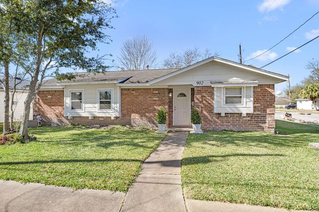 902 Ivy Avenue, Deer Park, TX 77536