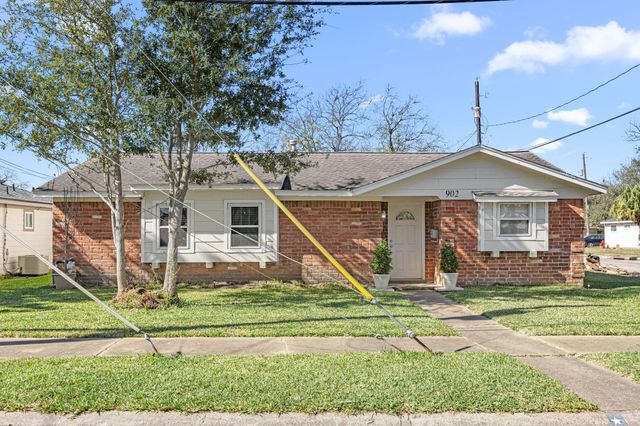 902 Ivy Avenue, Deer Park, TX 77536