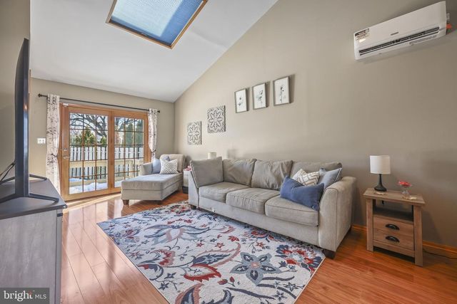 17 MAGUIRE RD, Hamilton, NJ 08690