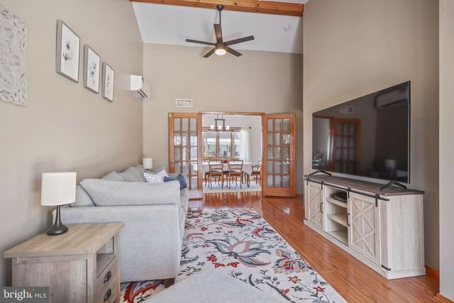 17 MAGUIRE RD, Hamilton, NJ 08690