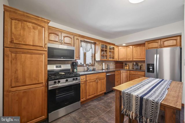 17 MAGUIRE RD, Hamilton, NJ 08690