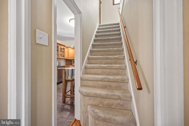 17 MAGUIRE RD, Hamilton, NJ 08690