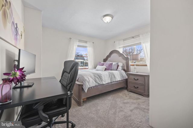 17 MAGUIRE RD, Hamilton, NJ 08690