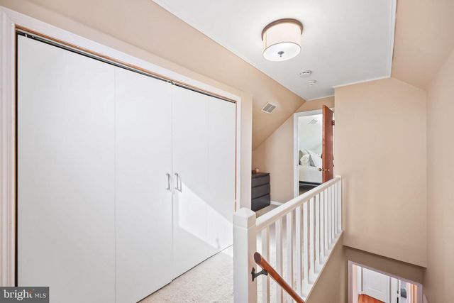 17 MAGUIRE RD, Hamilton, NJ 08690