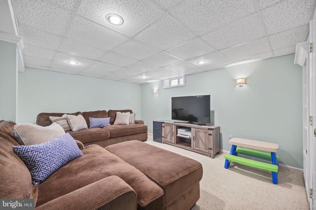 17 MAGUIRE RD, Hamilton, NJ 08690