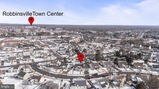 17 MAGUIRE RD, Hamilton, NJ 08690