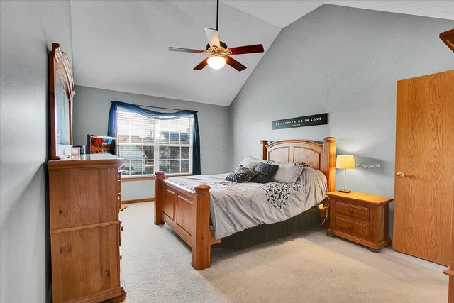 1935 Chesterfield Lane, Aurora, IL 60503