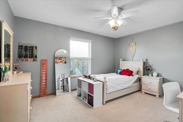 1935 Chesterfield Lane, Aurora, IL 60503