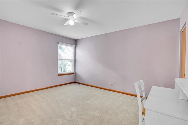 1935 Chesterfield Lane, Aurora, IL 60503