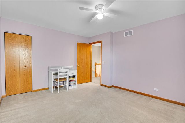 1935 Chesterfield Lane, Aurora, IL 60503