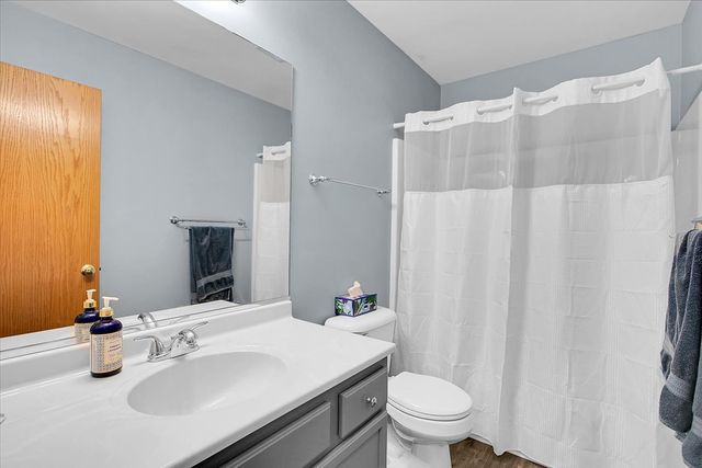 1935 Chesterfield Lane, Aurora, IL 60503